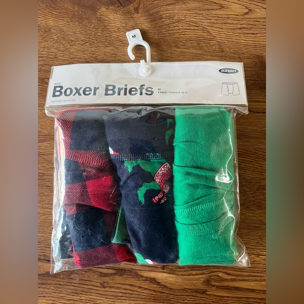 Boys size Medium Old Navy NIP Christmas boxer briefs